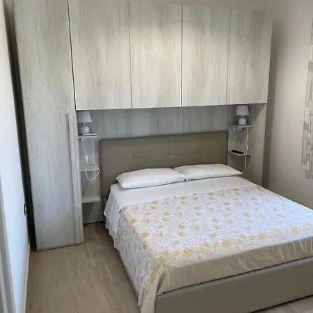 בית נופש Mary House פומפיי